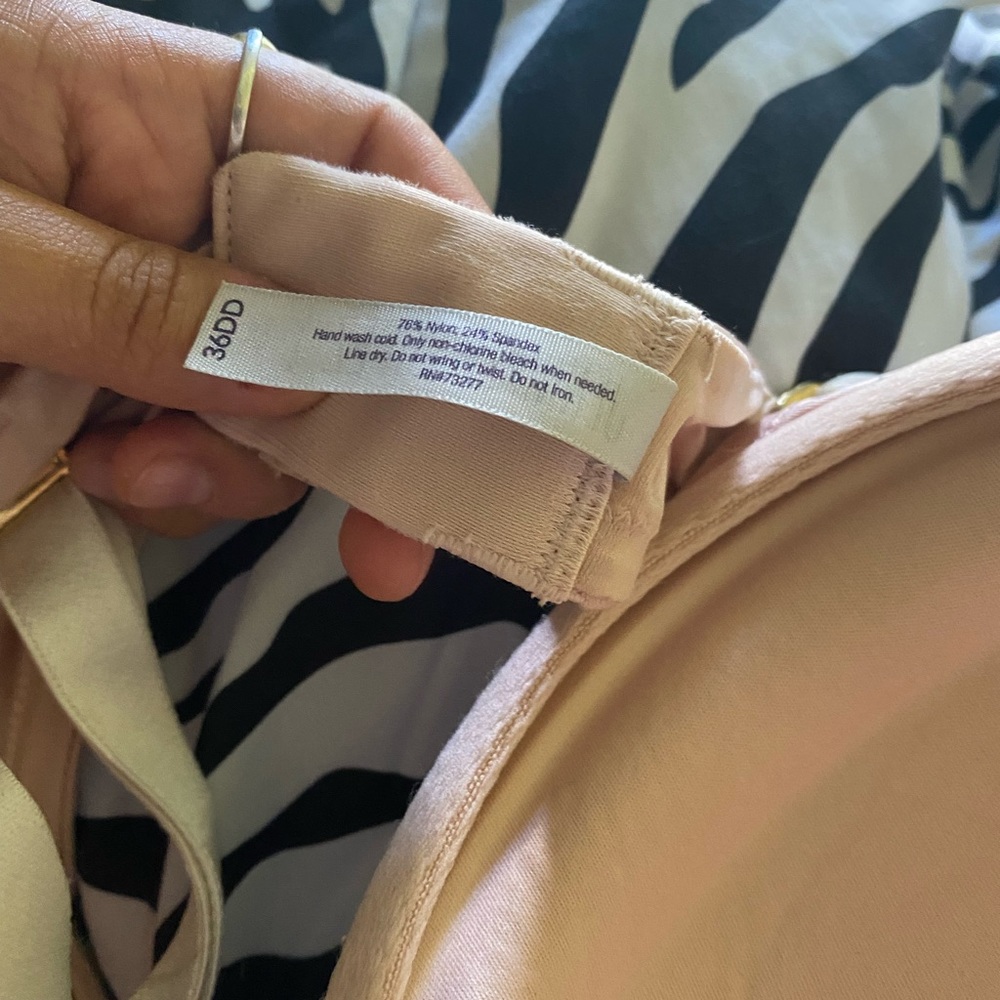 2 Bras - Picture 5 of 7